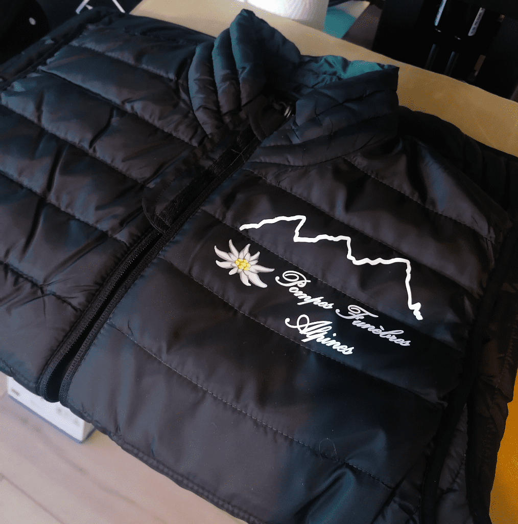 Marquage de plusieurs vestes pour l'équipe des Pompes Funèbres Alpines