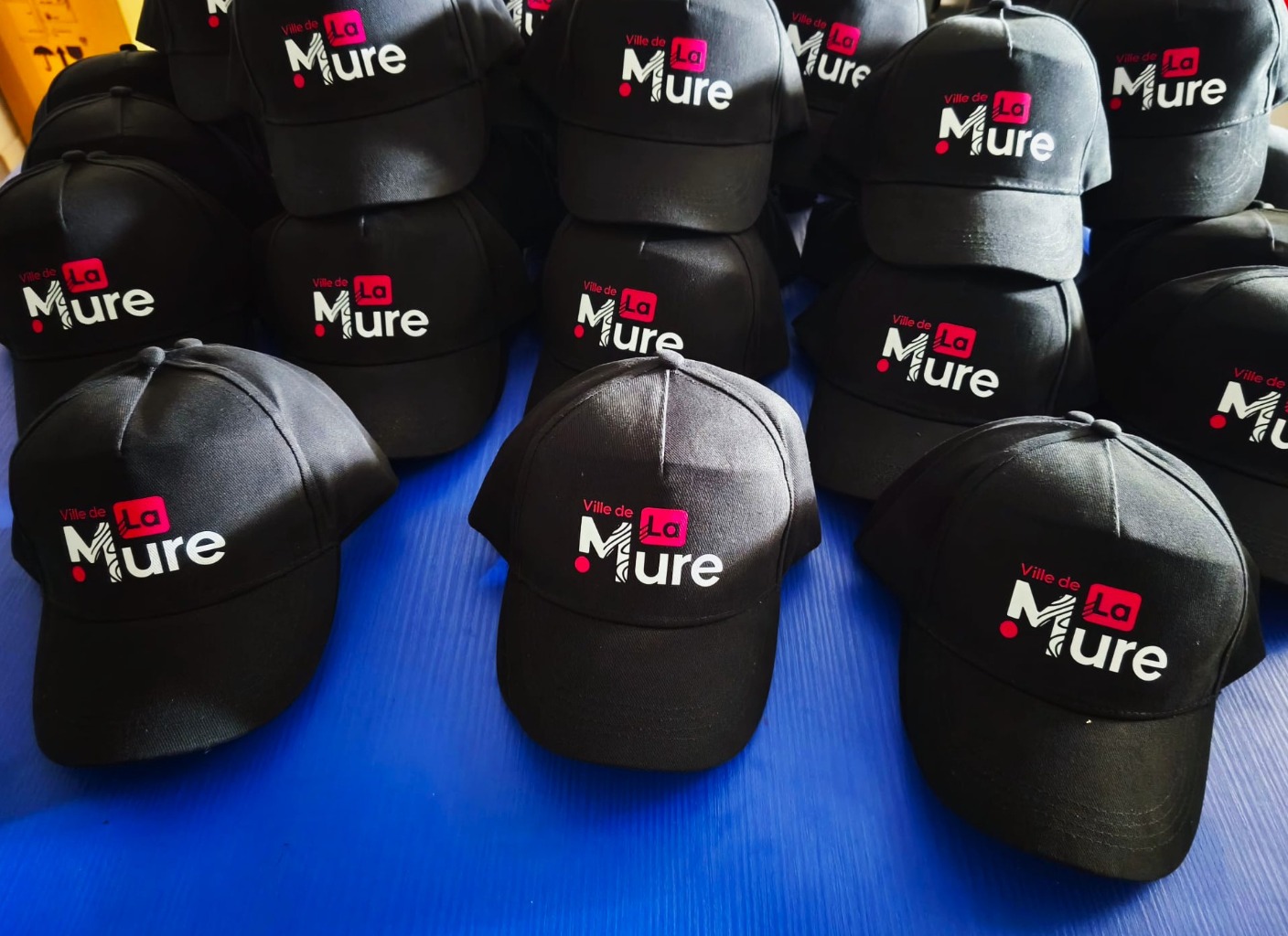 Marquage pour les casquettes de la Mairie